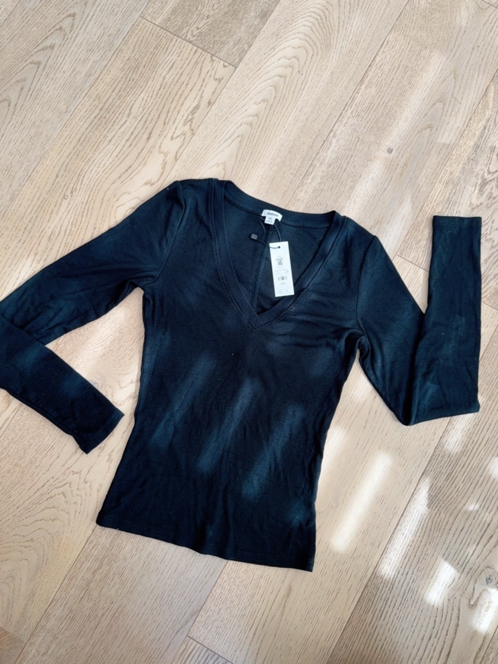 NWT 100100050 Garage serene deep v neck longsleeve jet black S